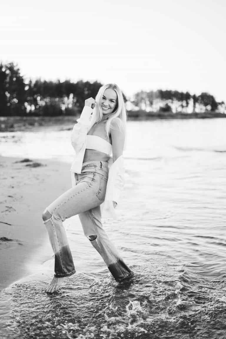 Fotosessioon naisest mere aares